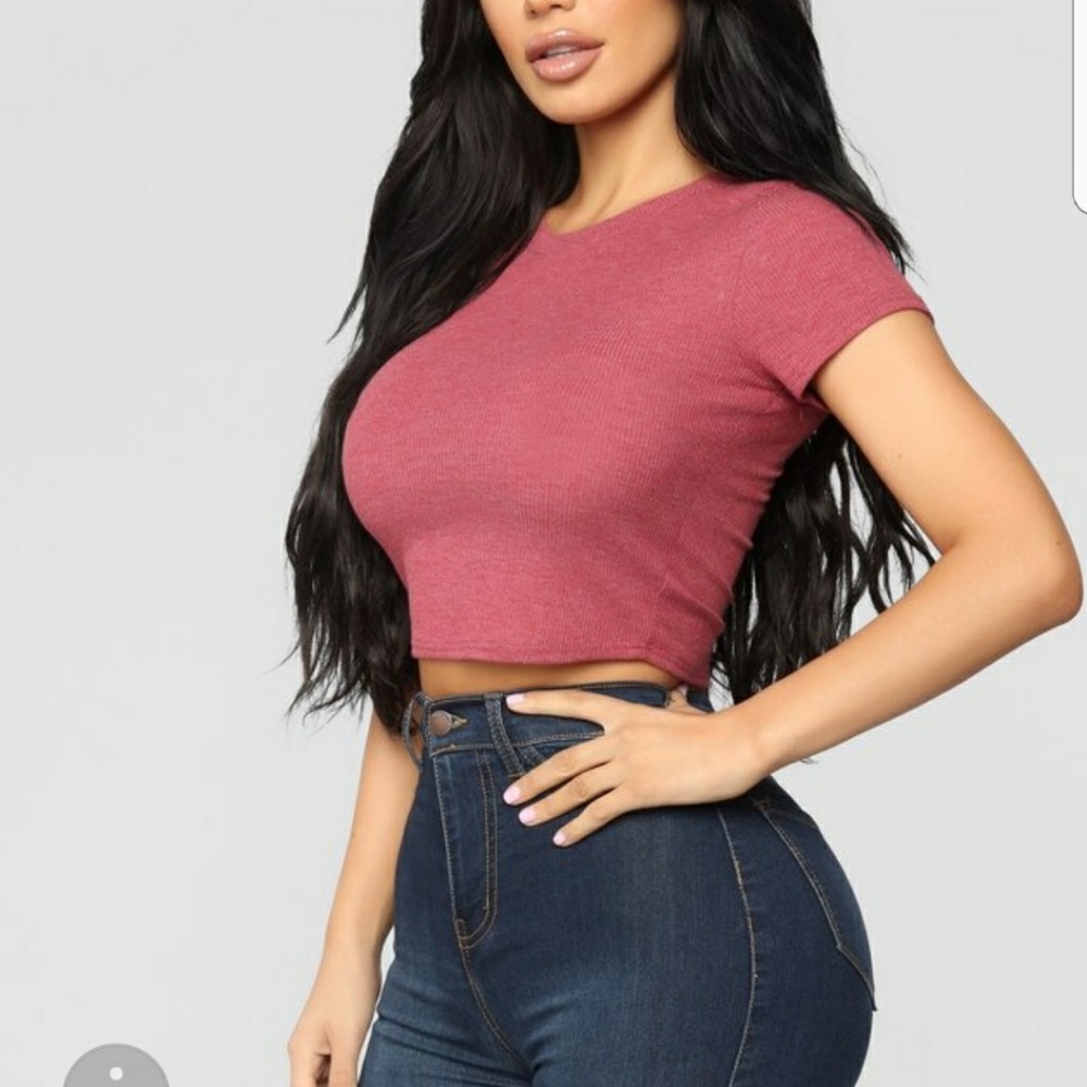 ❤Host Pick❤Burgundy crop top - Picture 2 of 3